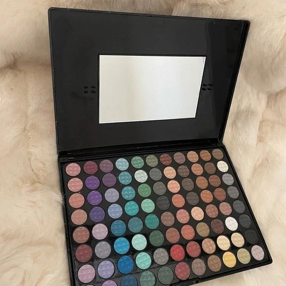 88 Eyeshadow Palette - Picture 1 of 3